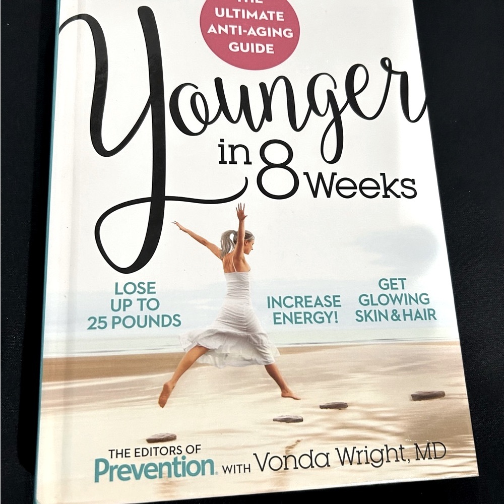 Younger in 8 Weeks by Vonda Wright, MD - White Cover